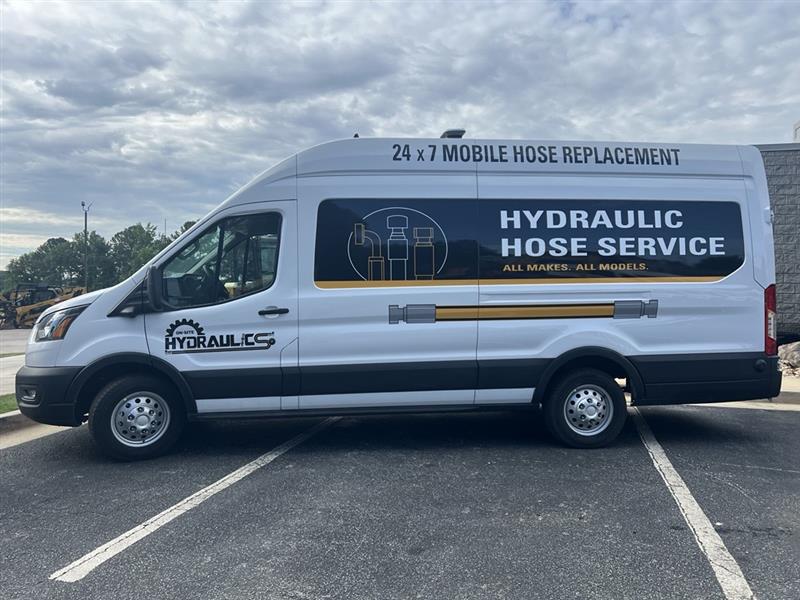 Mobile hydraulic hose service